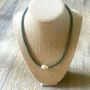 Mother of Pearl with green pearl necklace size 17”